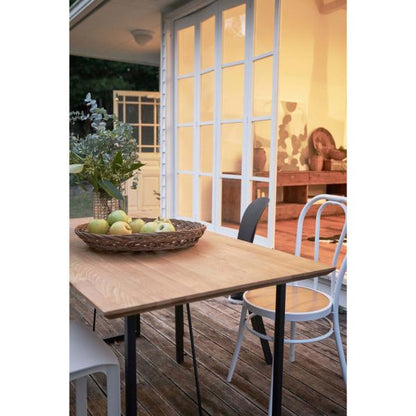 【送料無料】チェア：スタッキング可 ブラック 黒